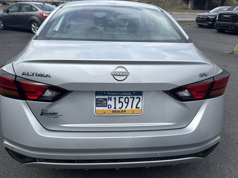 Used 2023 Nissan Altima 2.5 SV FWD image 4