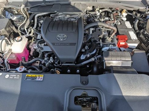 Used 2025 Toyota Grand Highlander AWD image 37