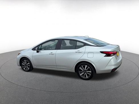 Used 2025 Nissan Versa SV FWD image 9