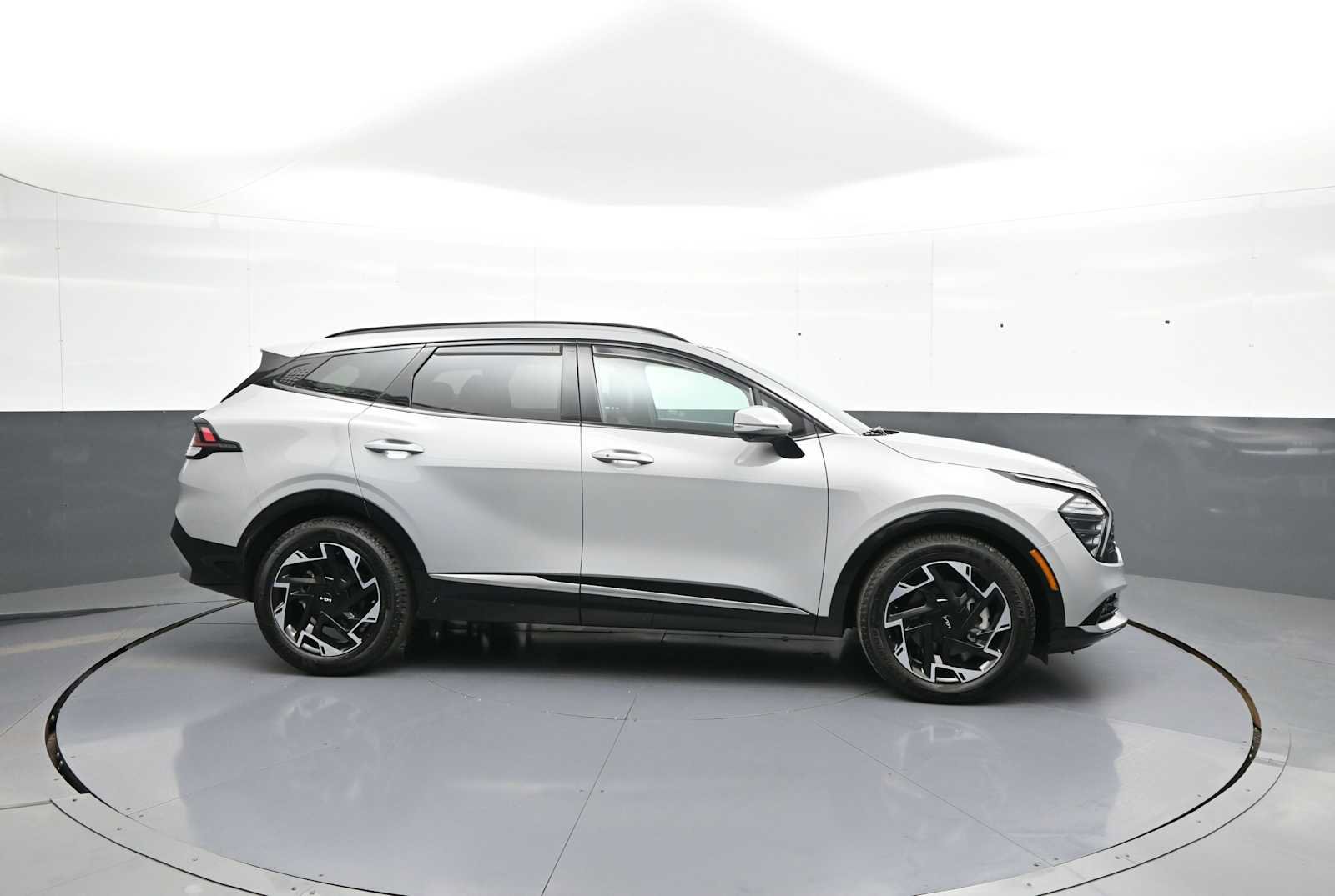 Used 2025 Kia Sportage SX FWD image 4