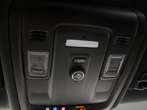 Used 2021 Chevrolet Tahoe Z71 AWD/4WD image 25