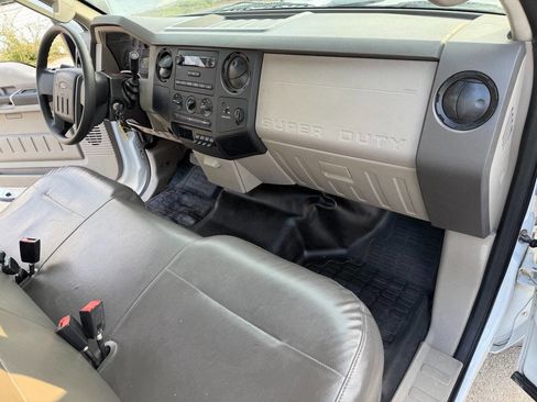 Used 2009 Ford F450 2WD Regular Cab Super Duty image 11