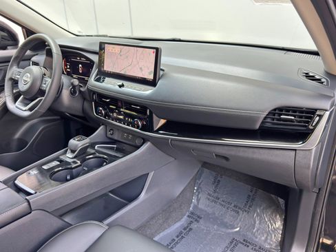 Used 2024 Nissan Rogue SL w/ SL Premium Package FWD image 14