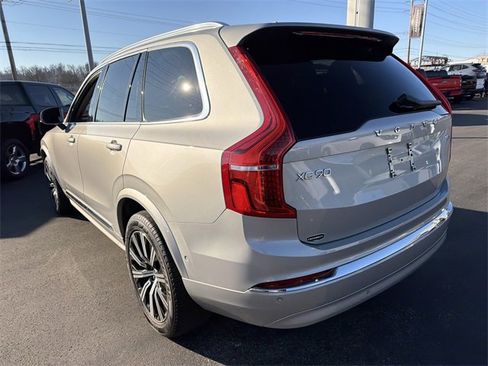 Used 2023 Volvo XC90 B5 Plus image 5