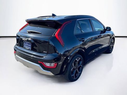 Used 2023 Kia Niro EX Touring image 10