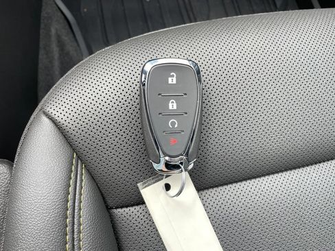 Used 2025 Chevrolet Trax ACTIV w/ Sunroof Package FWD image 24