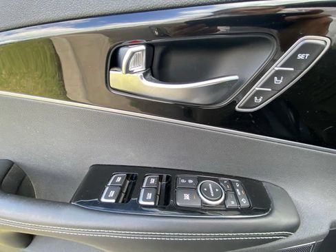 Used 2019 Kia Sorento SX FWD image 12