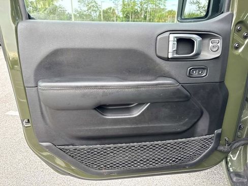 Used 2022 Jeep Wrangler Unlimited Rubicon AWD/4WD image 21