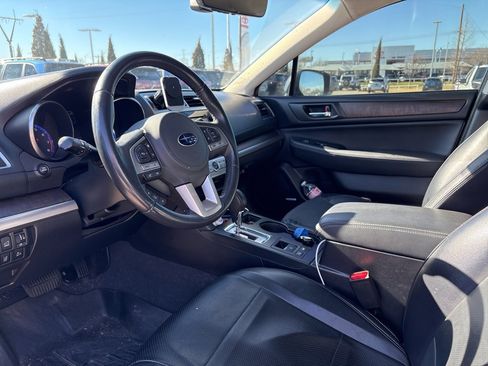 Used 2017 Subaru Outback 3.6R Limited image 4