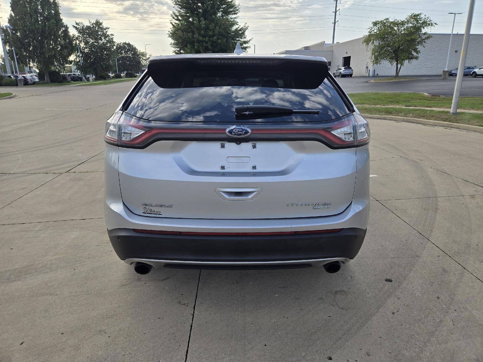 Used 2018 Ford Edge Titanium w/ Equipment Group 301A FWD image 8