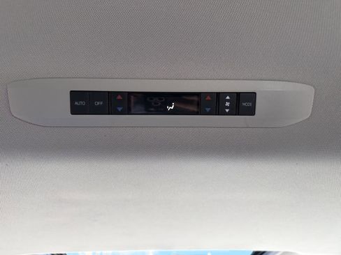 Used 2021 Toyota Sienna XLE image 24