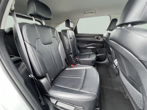 Used 2023 Kia Sorento EX image 22
