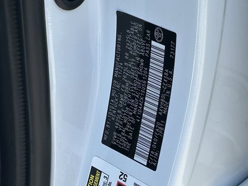 Used 2025 Toyota Camry SE FWD image 29