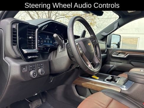 Used 2024 Chevrolet Silverado 2500 High Country w/ High Country Premium Package image 11