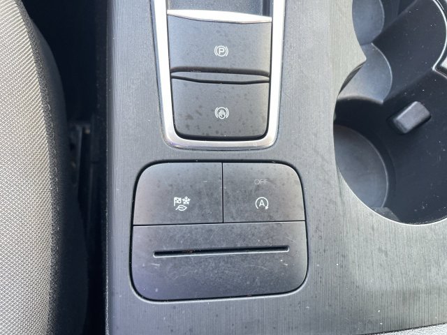 Used 2021 Ford Escape SE w/ SE Sport Appearance Package FWD image 18