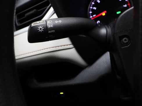 Used 2022 Toyota RAV4 XLE AWD/4WD image 25