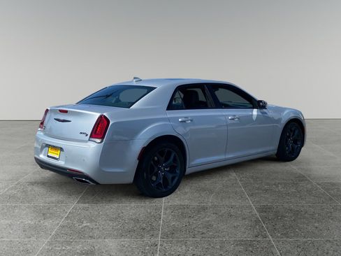 Used 2023 Chrysler 300 S image 5