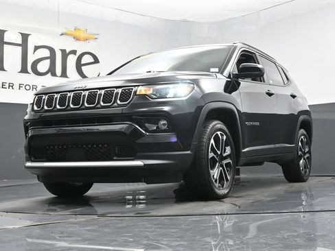 Used 2023 Jeep Compass Limited w/ Sun and Sound Group AWD/4WD image 4