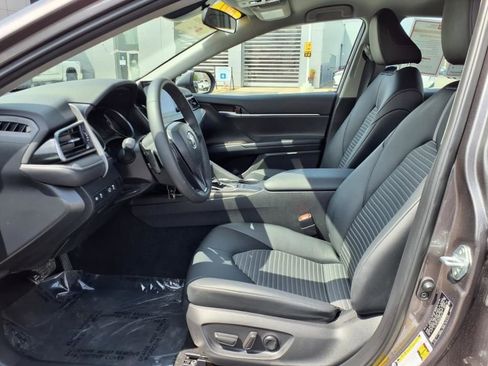 Certified 2022 Toyota Camry SE image 7