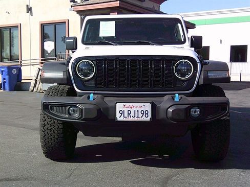 Used 2024 Jeep Wrangler Unlimited AWD/4WD image 12