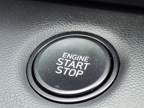 Used 2025 Hyundai Elantra Sport FWD image 27