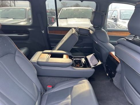 Used 2022 Jeep Grand Wagoneer Series II w/ Convenience Group III image 8