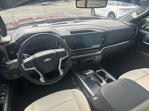 Used 2024 Chevrolet Silverado 1500 LTZ AWD/4WD image 17