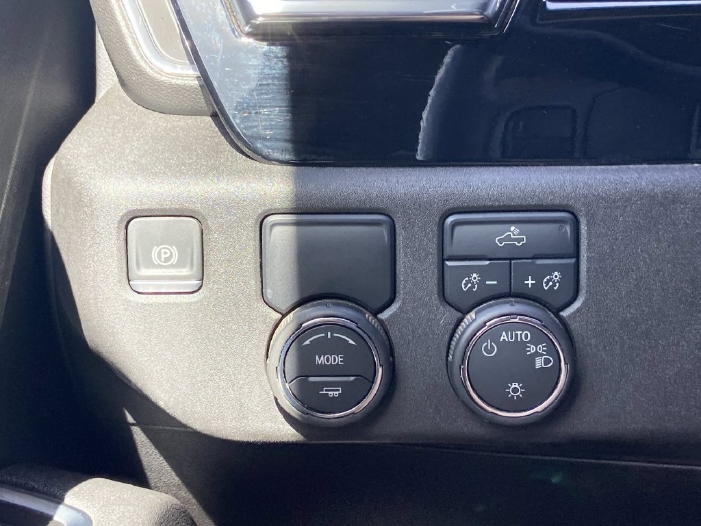 Used 2025 Chevrolet Silverado 1500 LT RWD image 14
