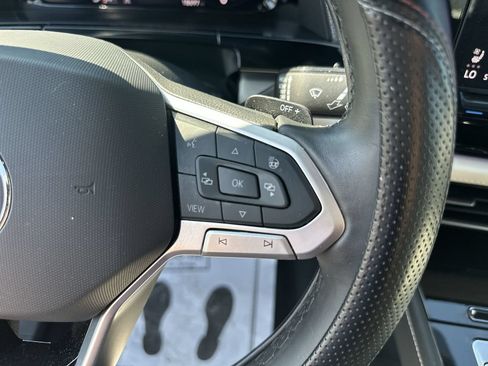 Used 2024 Volkswagen Atlas Cross Sport SEL Premium R-Line AWD/4WD image 18