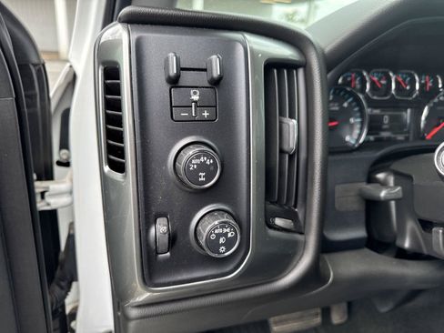 Used 2018 Chevrolet Silverado 1500 LT w/ All Star Edition AWD/4WD image 19