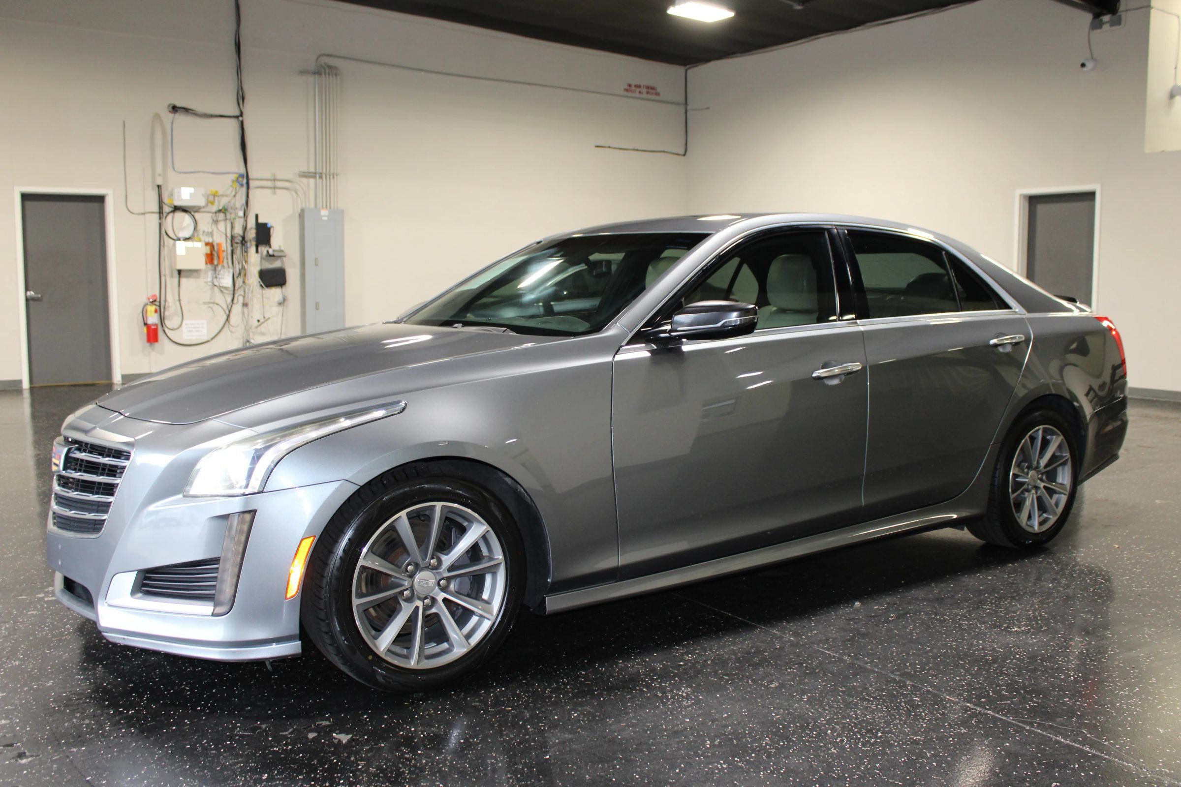 Used 2018 Cadillac CTS Luxury RWD image 6