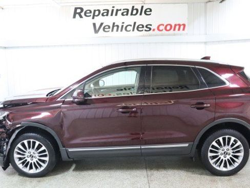 Used 2017 Lincoln MKC Reserve w/ Lincoln MKC Climate Package image 1