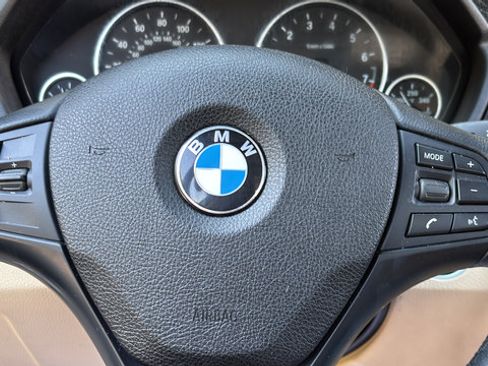 Used 2014 BMW 320i Sedan RWD image 16