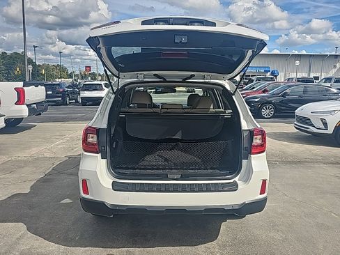 Used 2017 Subaru Outback 2.5i Limited w/ Popular Package #5 image 6