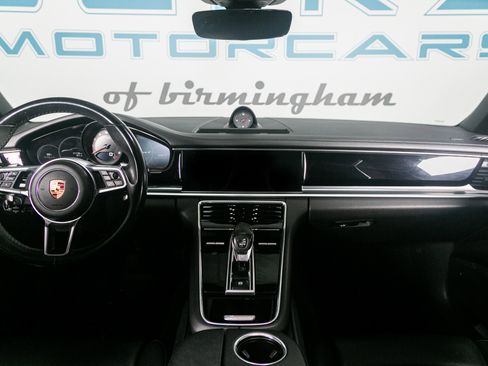 Used 2018 Porsche Panamera 4 image 38