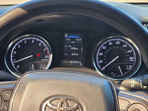 Used 2020 Toyota Camry LE image 18