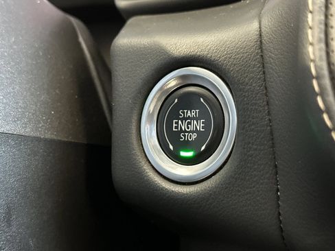 Used 2021 GMC Yukon SLT image 23