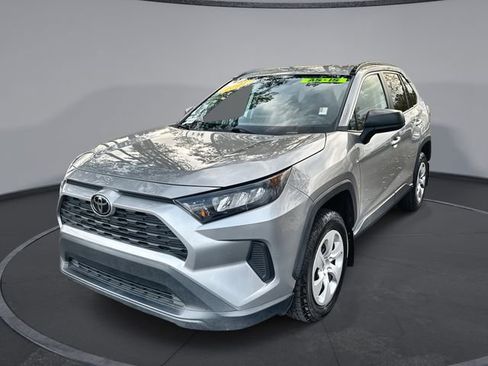 Used 2021 Toyota RAV4 LE image 1