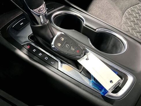 Used 2023 Chevrolet Equinox LT image 29