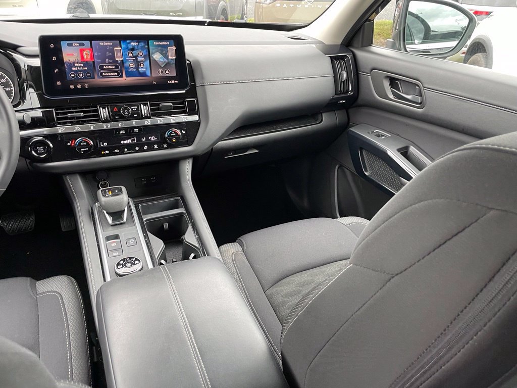 Certified 2026 Nissan Pathfinder SV AWD/4WD image 13