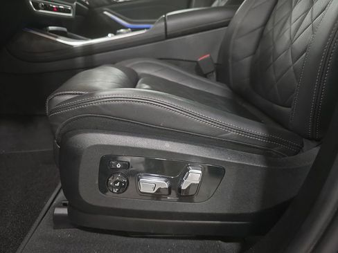Certified 2023 BMW X7 xDrive40i w/ M Sport Package image 24