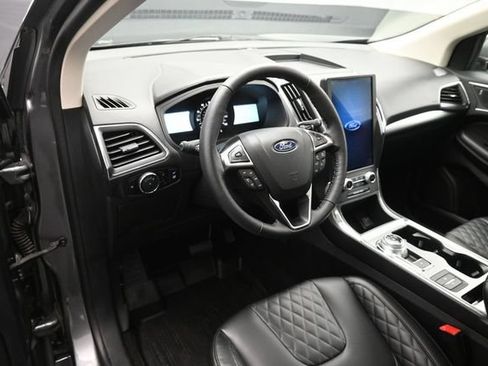 Certified 2024 Ford Edge Titanium AWD/4WD image 9