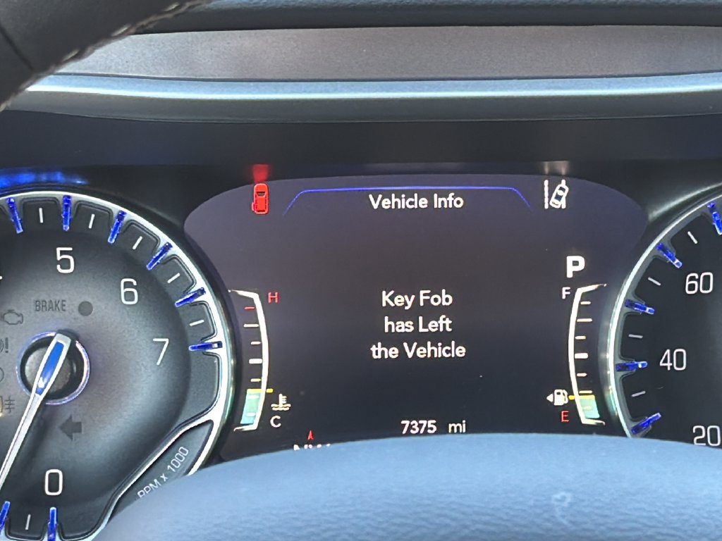 Used 2026 Chrysler Pacifica Select FWD image 12