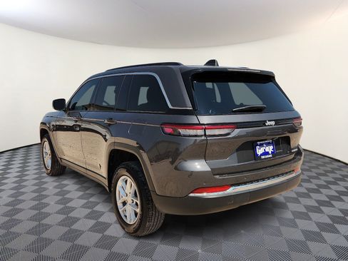 Used 2025 Jeep Grand Cherokee Laredo X RWD image 3