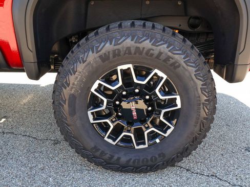 New 2026 GMC Sierra 2500 AT4X w/ LPO, Black Badging Package AWD/4WD image 38