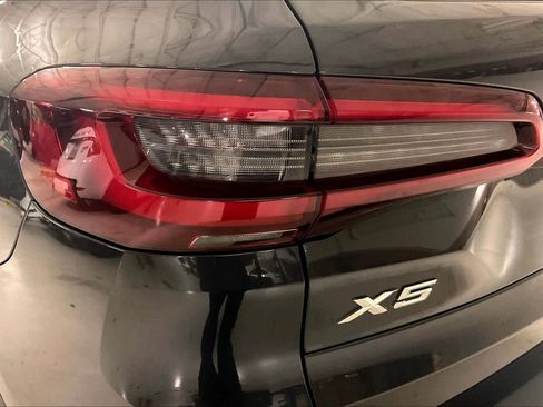 Used 2021 BMW X5 xDrive40i w/ Premium Package 2 image 26