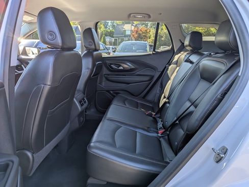 Used 2021 GMC Terrain SLT image 27