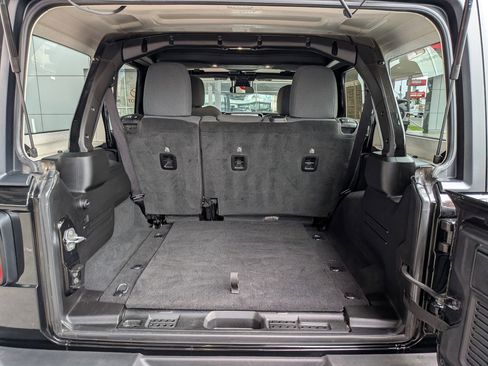 Used 2025 Jeep Wrangler Unlimited Sport AWD/4WD image 28