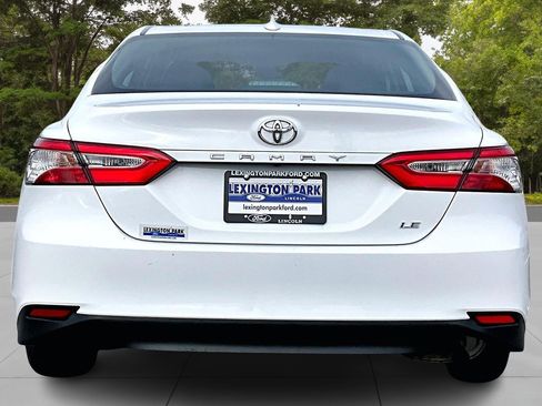 Used 2020 Toyota Camry LE image 6