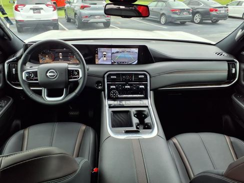 Used 2025 Nissan Armada SL w/ Captain's Chari Seat Package image 20